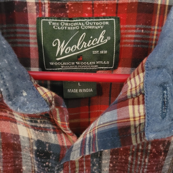 Mens Distressed Short Sleeve Button up Shirt. - Picture 3 of 3